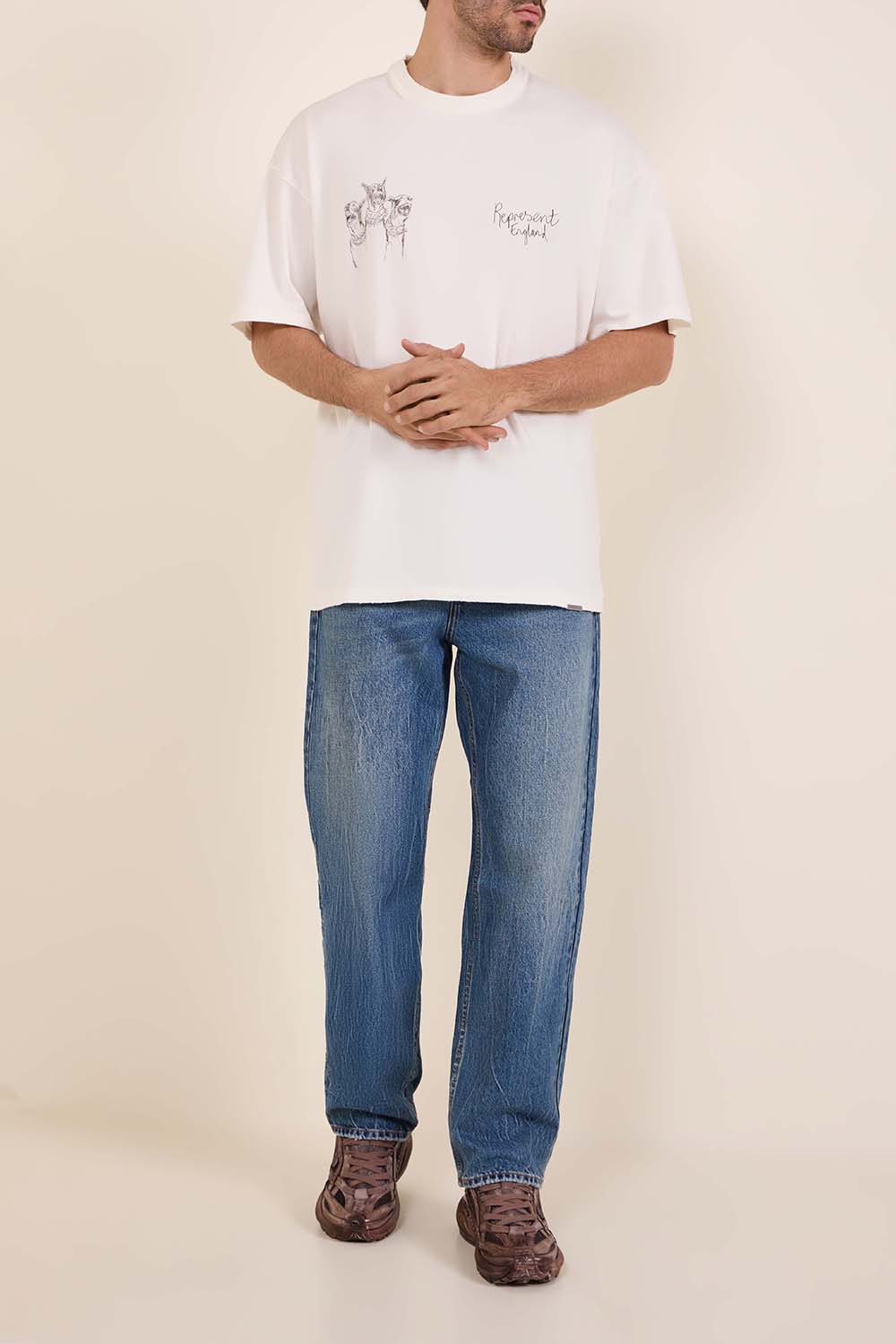 חולצת טי מצוירת